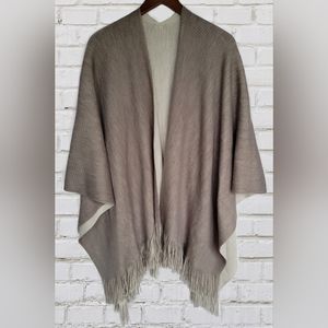 Poncho with fringe size OS